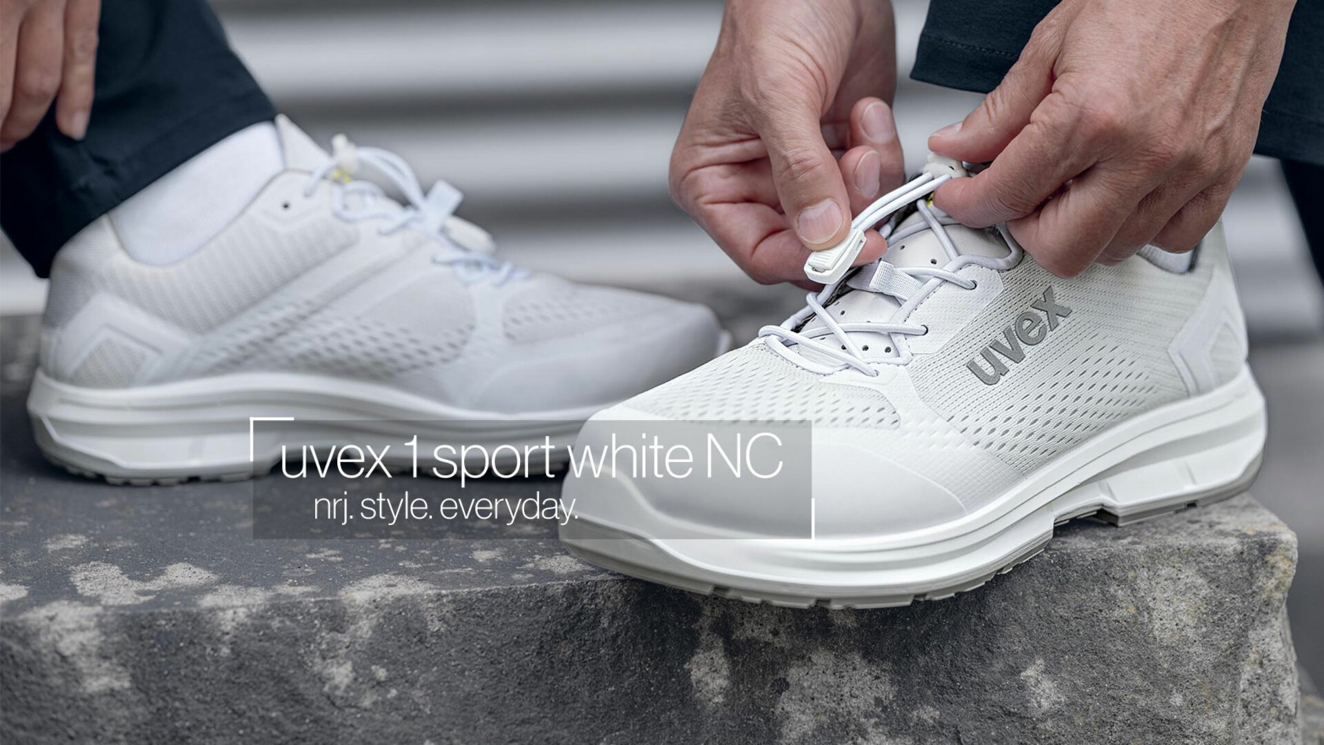 Sporty, white professional shoe also for leisure time