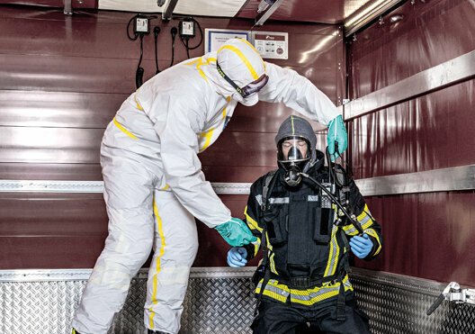 Personal protective equipment for firefighters in post fire gross decontamination