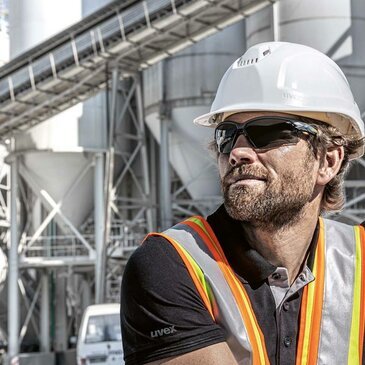 cool and sporty safety glasses for construction